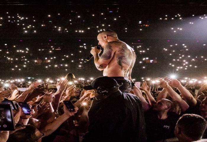 Linkin Park Akan Konser Kenang Chester Bennington
